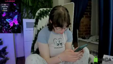 Melissa online show from August 9, 11:50 pm