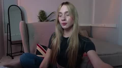 Milissa online show from August 12, 7:27 pm
