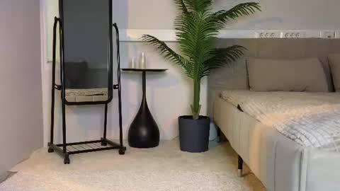 Milissa online show from August 14, 6:55 pm