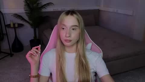 Milissa online show from August 15, 4:55 pm