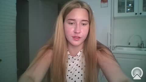melissalii online show from July 18, 1:23 pm