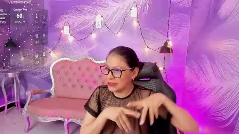 Melissa online show from August 11, 11:45 am