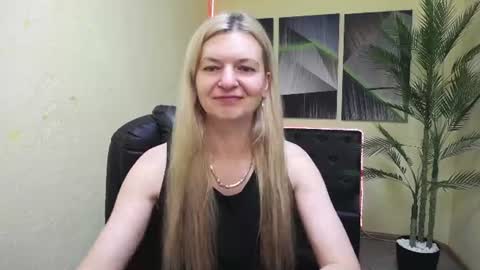 Melissa online show from August 10, 4:19 pm