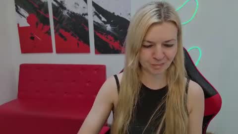 Melissa online show from August 12, 1:57 pm