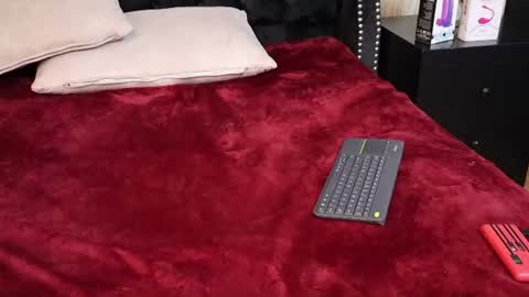 Mellany online show from August 14, 2:53 pm