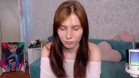 mellhyees online show from August 5, 8:34 am