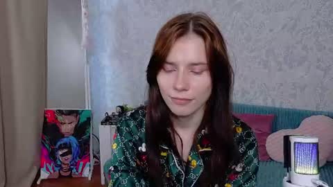 mellhyees online show from August 9, 5:52 am