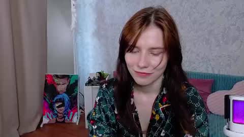 mellhyees online show from August 9, 9:10 am
