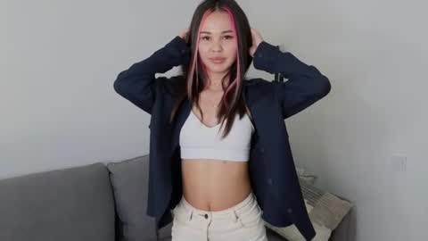 Melly online show from August 14, 9:24 am