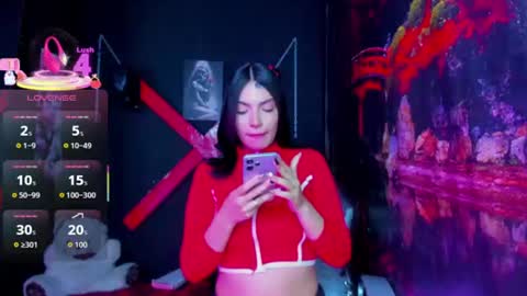 melllks online show from August 4, 4:37 pm
