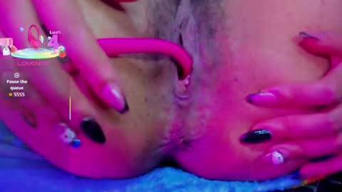 melllks online show from August 5, 6:17 pm