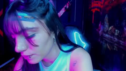 melllks online show from August 13, 2:53 pm