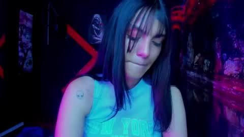 melllks online show from August 13, 9:07 pm