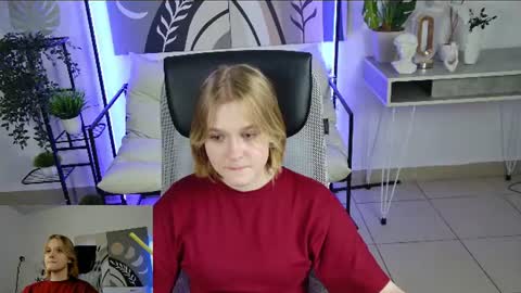 Melody online show from August 7, 3:23 pm