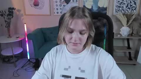 Melody online show from August 11, 2:52 pm