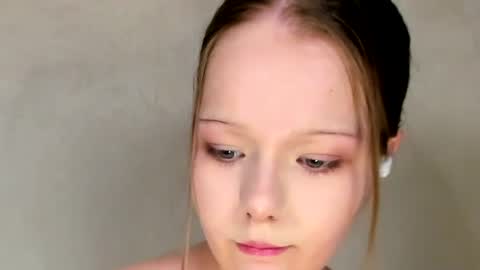 MelMooon online show from June 30, 4:41 pm