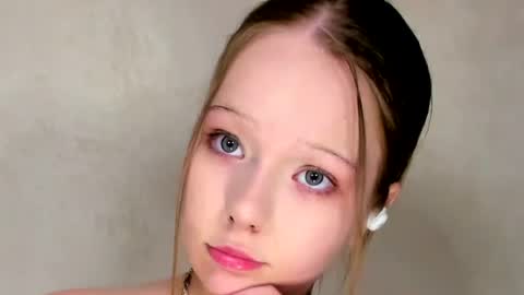 MelMooon online show from July 5, 12:13 am