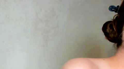 MelMooon online show from July 20, 9:29 pm