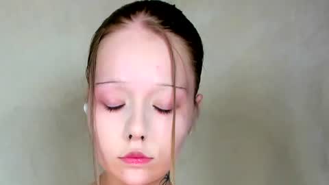 MelMooon online show from August 1, 10:49 pm