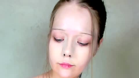 MelMooon online show from August 13, 10:13 pm