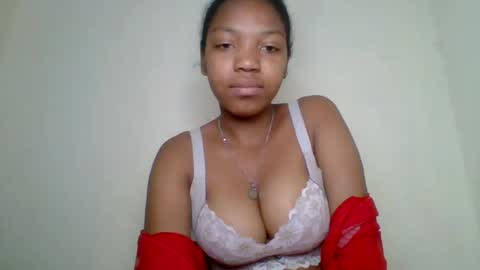 melodie_00 online show from August 10, 11:44 am