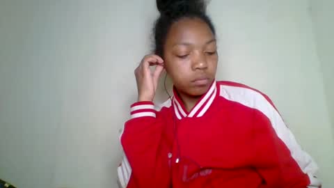 melodie_00 online show from August 10, 9:49 pm