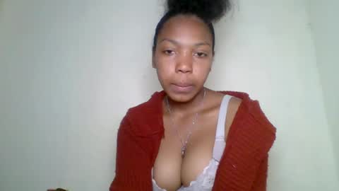 melodie_00 online show from August 11, 2:52 pm