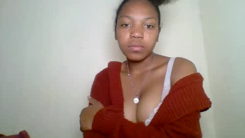 melodie_00 online show from August 11, 5:37 pm