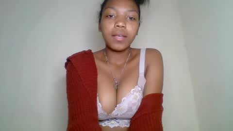 melodie_00 online show from August 11, 7:49 pm