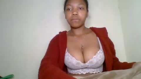 melodie_00 online show from August 12, 1:57 pm