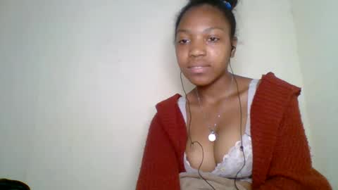 melodie_00 online show from August 12, 8:00 pm
