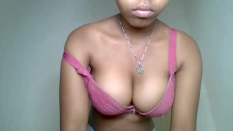 melodie_00 online show from August 13, 6:22 pm
