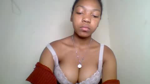 melodie_00 online show from August 14, 11:47 am