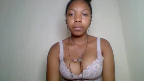 melodie_00 online show from August 14, 12:53 pm