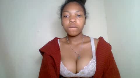 melodie_00 online show from August 14, 8:34 pm