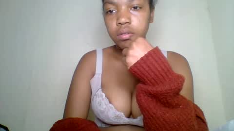 melodie_00 online show from August 14, 9:40 pm