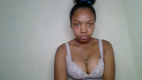 melodie_00 online show from August 15, 11:03 am