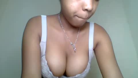 melodie_00 online show from August 15, 12:09 pm