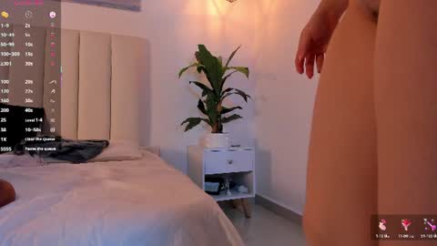 melody_blake16 online show from August 5, 3:43 pm