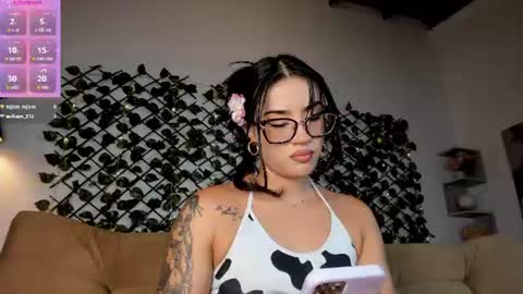 melody_cute10 online show from August 15, 2:43 pm