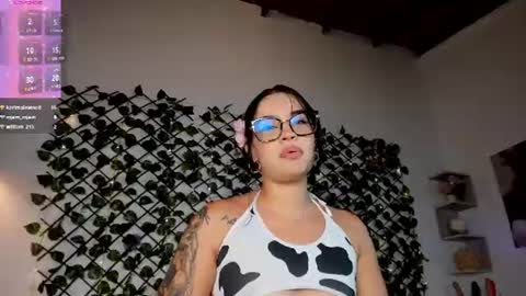 melody_cute10 online show from August 15, 3:49 pm