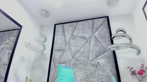 melody_moon_ online show from August 6, 4:28 pm