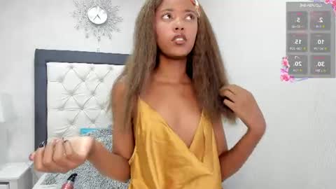 melody_moon_ online show from August 12, 12:29 pm