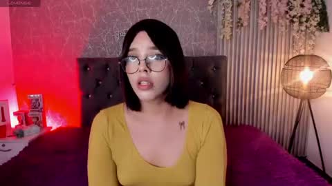 melody_p online show from August 16, 6:17 am