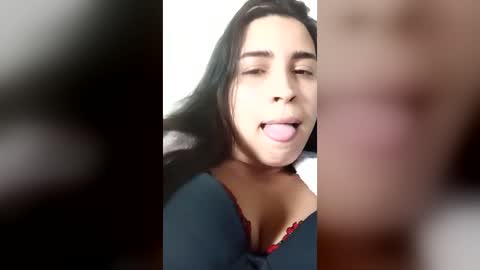melzinha85 online show from August 15, 6:23 pm