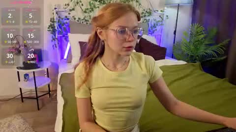 memymee_ online show from August 14, 1:20 am