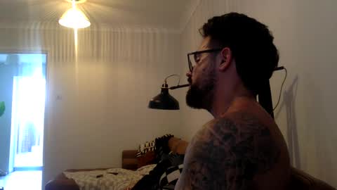 mentholass online show from August 9, 5:25 pm