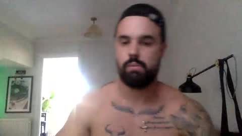 mentholass online show from August 11, 5:15 pm