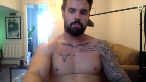 mentholass online show from August 12, 6:27 am