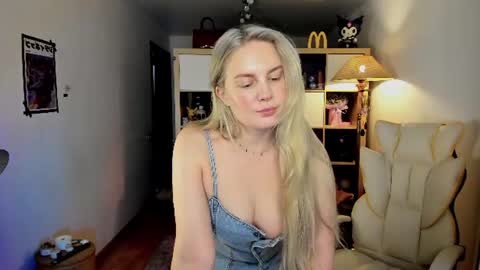 Flora  Next stream November 17th at 6  GMT online show from July 23, 5:32 am